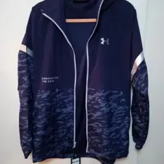 Under Armour 迷彩柄ウィンドブレーカー