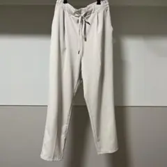 タックパンツ　ベージュ　オフホワイト　　ウエストゴム