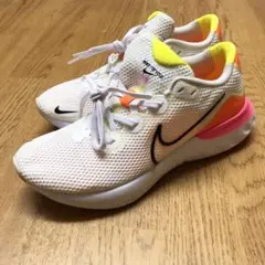 美品 NIKE renew ナイキ リニュー ランニングシューズ 25.5cm