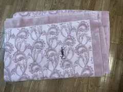 イヴ・サンローラン　ピンク花柄タオルケット