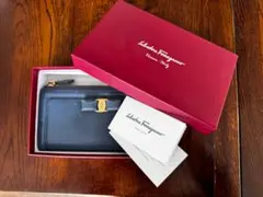 Salvatore Ferragamo ネイビー フェラガモ長財布 箱付き