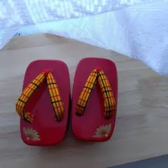ミニチュア下駄 赤い花柄