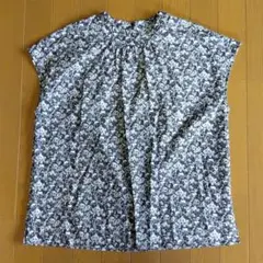ルスークホリデー　リバティ　花柄　トップス 　L　ブラック　綿　新品未使用　完売