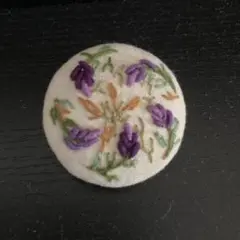 刺繍ブローチ