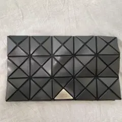 baobao ISSEY MIYAKE 折りたたみクラッチ 黒 マットブラック
