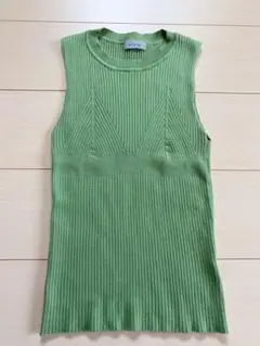 シールームリン　ノースリーブ