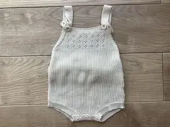 アイボリー ニットロンパース フリル付き