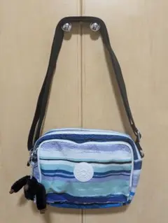 Kipling ストライプショルダーバッグ