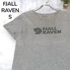 【人気】FJALL RAVEN フェールラーベン ロゴTシャツ グレー S