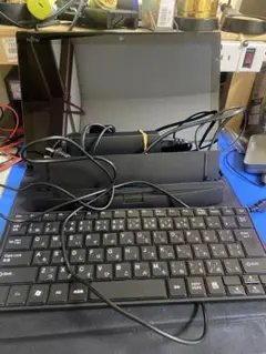 Fujitsu Windowsタブレット ARROWS Tab Q704/H