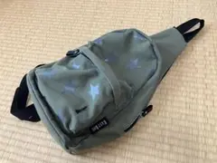 EAST BOY オリーブグリーン 星柄 ボディバッグ