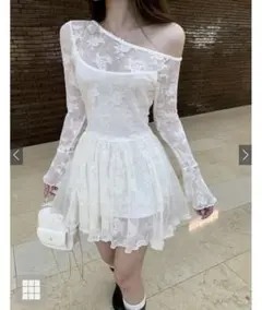 〖値下げ‼️〗ワンショルダー花柄レースフレアミニワンピース 白