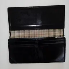 BURBERRY ブラックレザー長財布