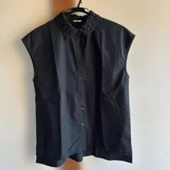 Te chichiレース付きブラックフレンチスリーブシャツ