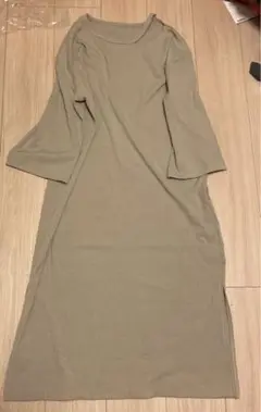 ソフトニットベージュワンピ