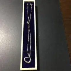 ハートペンダントのネックレス