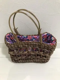 花柄内装の編み込みトートバッグ