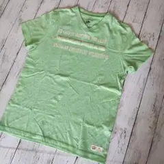 ELKAY ライトグリーン Vネック Tシャツ