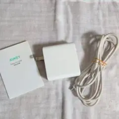 AUKEY　スマホ充電器　ケーブル