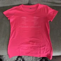 UNDER ARMOUR ピンク Tシャツ SM