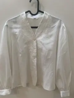 LELIC ホワイト刺繍ブラウス　発表会　入学式　卒業式