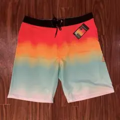 新品タグ付✨32 Hurley メンズ水着 グラデーション