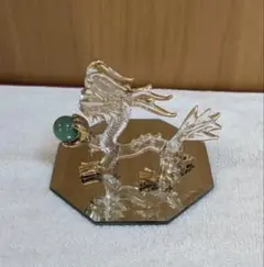 52 フォーカート　ガラス　龍　金メッキ　緑玉(健康運) 台座付き　風水
