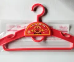 (非売品)キッズ アンパンマンハンガー 赤