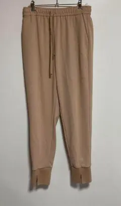 ◯ オペークドットクリップ　裾リブスリットイージテーパードパンツ