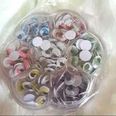 キョロキョロ動く目　まつ毛目玉　目玉シール