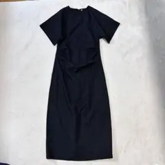ロングワンピース　ブラック　黒　半袖　マキシ丈　ギャザー　スリット