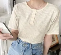 アイボリー ストライプ ボタン付き 半袖Tシャツ
