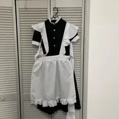 メイド服 黒と白 フリル付き