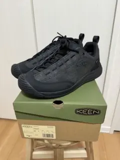 VAINL ARCHIVE × KEEN 25cm