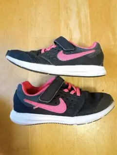 Nike 黒/ピンク スニーカー 17.0cm ベルクロ 男女