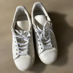 adidas ホワイト スニーカー
