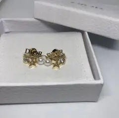 Dior 3連チャームピアス