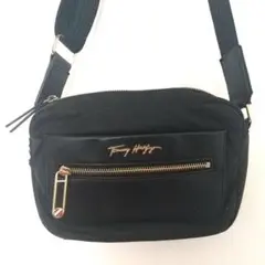 トミーヒルフィガー ナイロンフェイクレザー ショルダーバッグ　ブラック