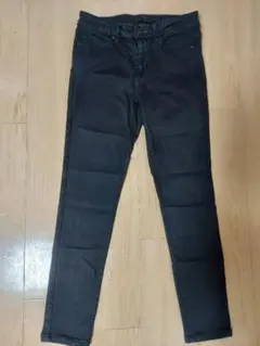 UNIQLO JEANS ウルトラストレッチスキニー　黒　26