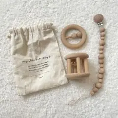 ベビー　木製おもちゃ　ラトル　おしゃぶりホルダー