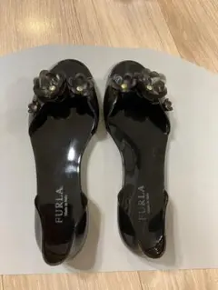 FURLA （ブラック）花モチーフサンダル（23センチ）