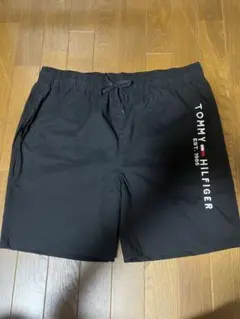TOMMY HILFIGER ブラックショートパンツ XXL
