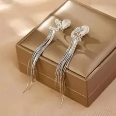 Item thumbnail for item a32932bd-6712-48ea-96ed-5a9e9fa266d0