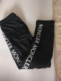MONCLER ブラック スウェットパンツ