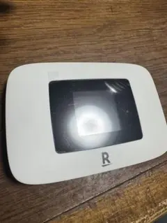 【美品】Rakuten WiFi Pocket Platinum 本体と箱付き