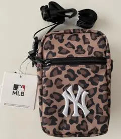 NYヤンキース ショルダーバッグ　レオパード