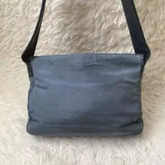 Item thumbnail for item 4c65eadf-1cd2-4bae-b59b-68845f12f78c