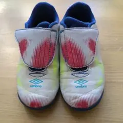 umbro サッカートレシュー16cm