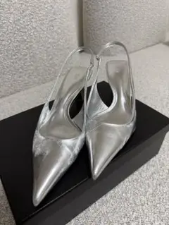 ZARA ⭐︎シルバーパンプス