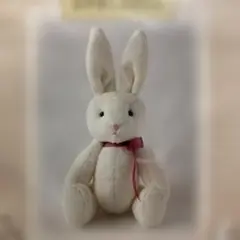 型紙をカットして始めるうさぎのぬいぐるみ